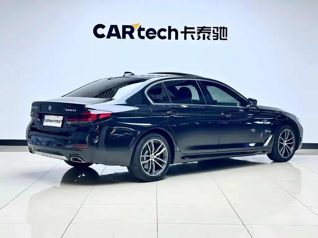 BMW 5 Series — фото 5