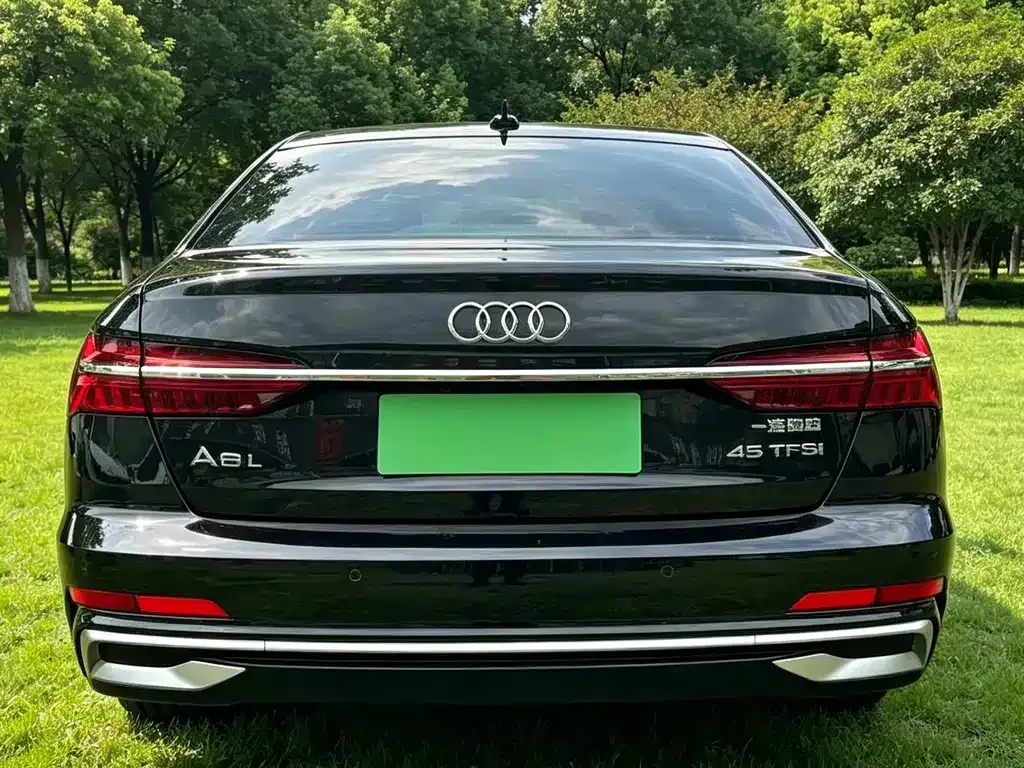 Audi A6L — фото 2