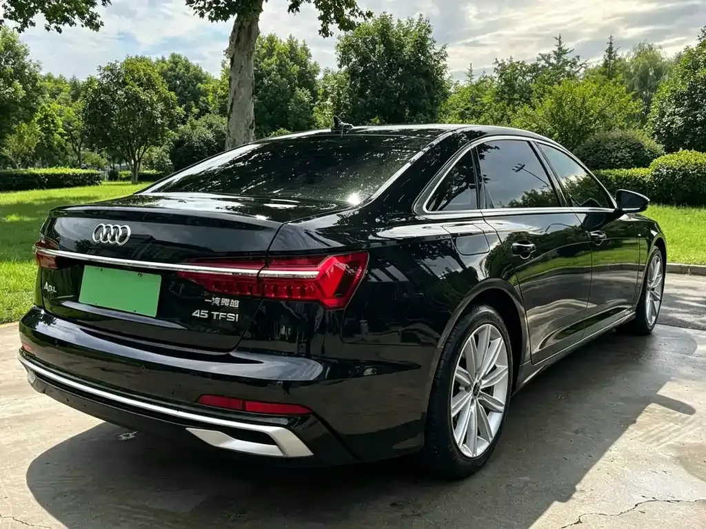 Audi A6L — фото 9