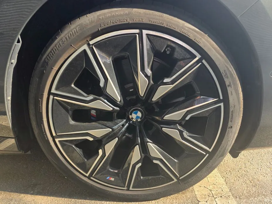BMW i7 — фото 6