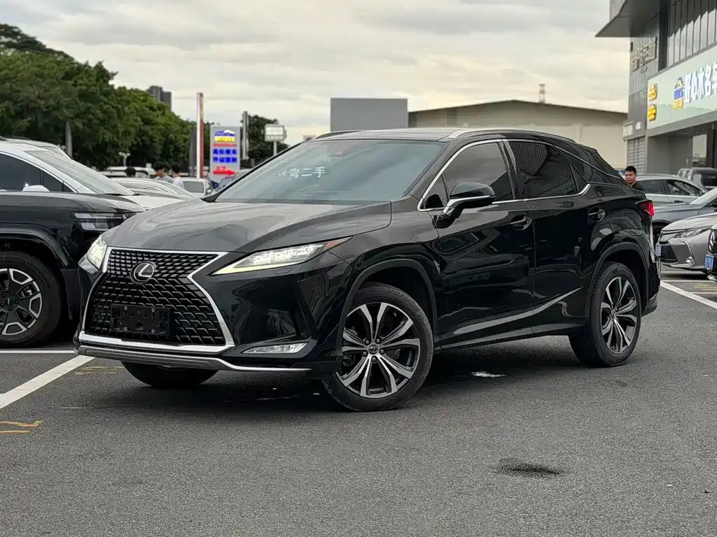 Lexus RX — фото 1