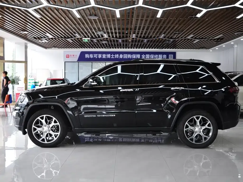 Jeep Grand Cherokee (Import) — фото 6