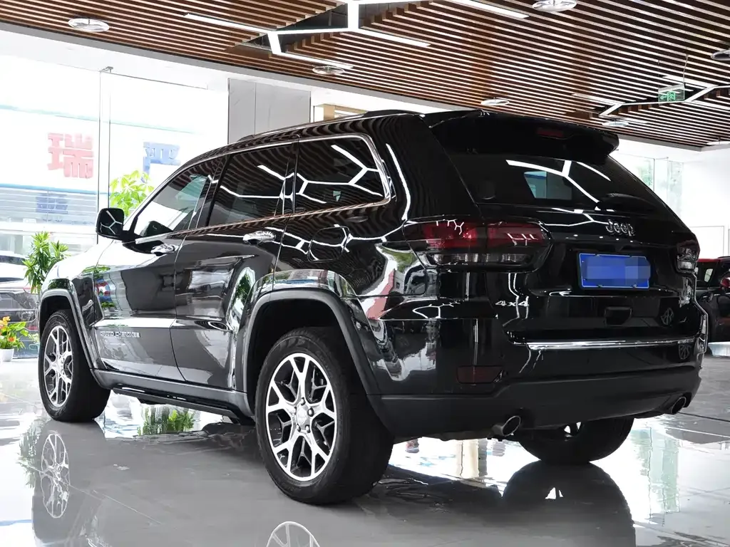 Jeep Grand Cherokee (Import) — фото 8
