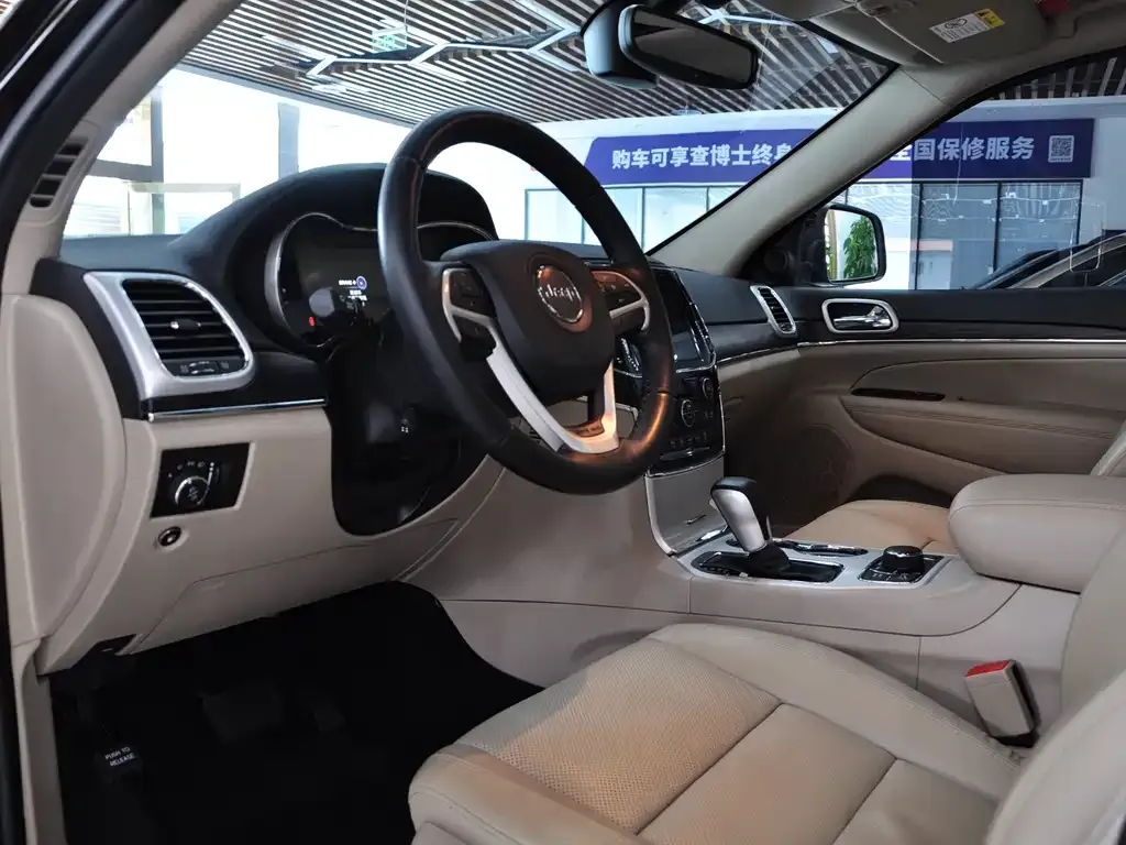Jeep Grand Cherokee (Import) — фото 9