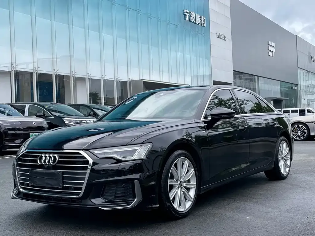 Audi A6L — фото 1