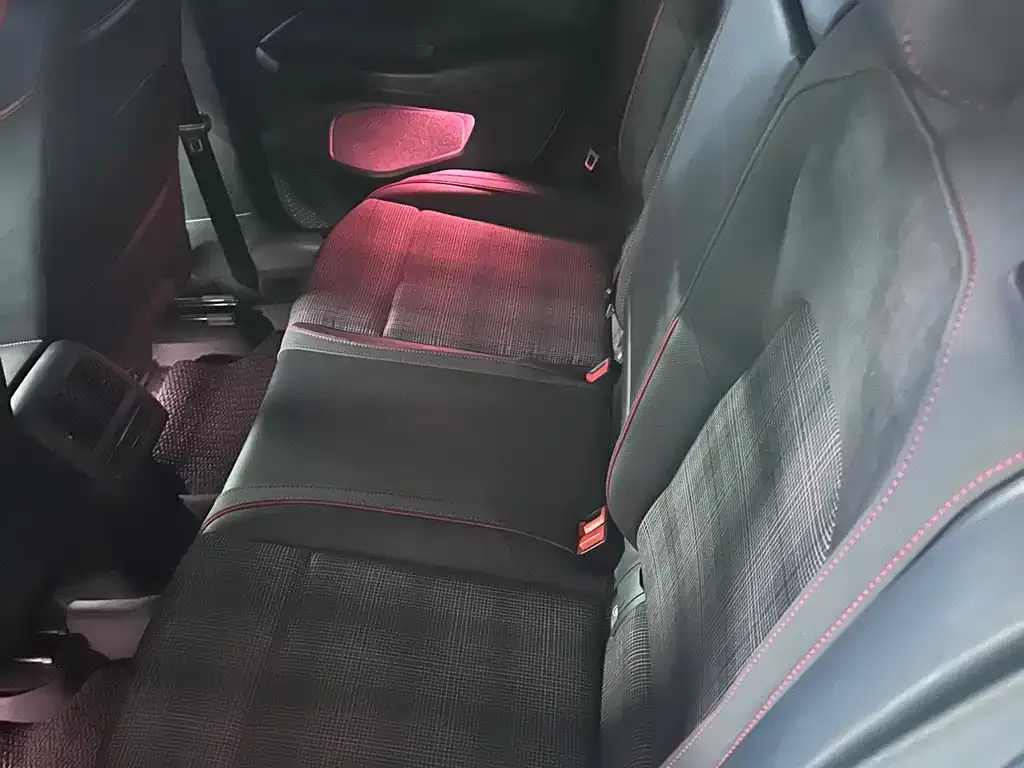 Volkswagen Golf GTI — фото 2