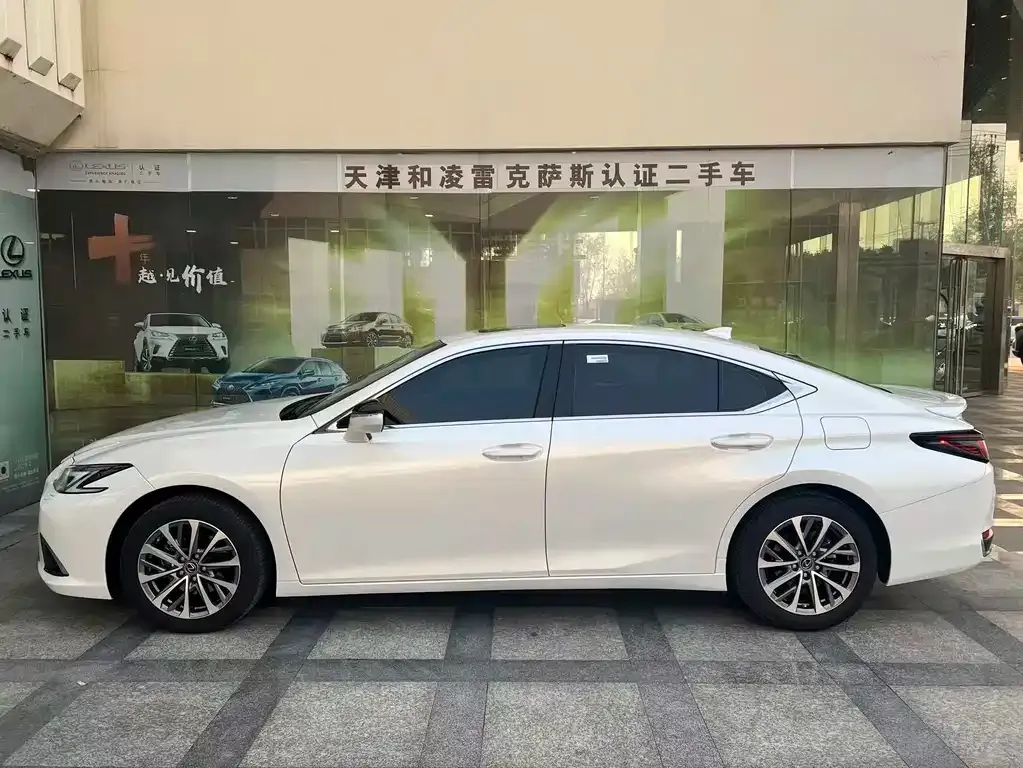 Lexus ES — фото 5