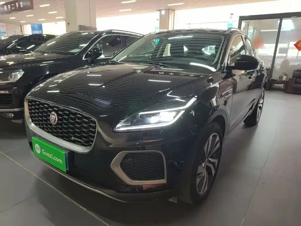 Jaguar E-PACE — фото 1