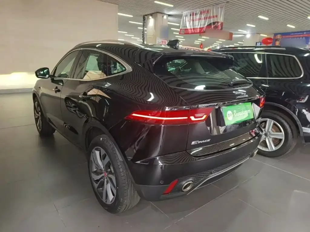 Jaguar E-PACE — фото 5