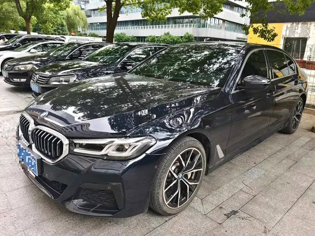 BMW 5 Series — фото 1