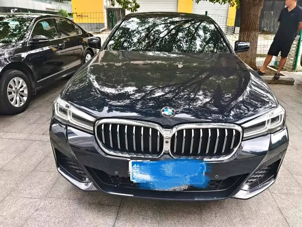 BMW 5 Series — фото 10
