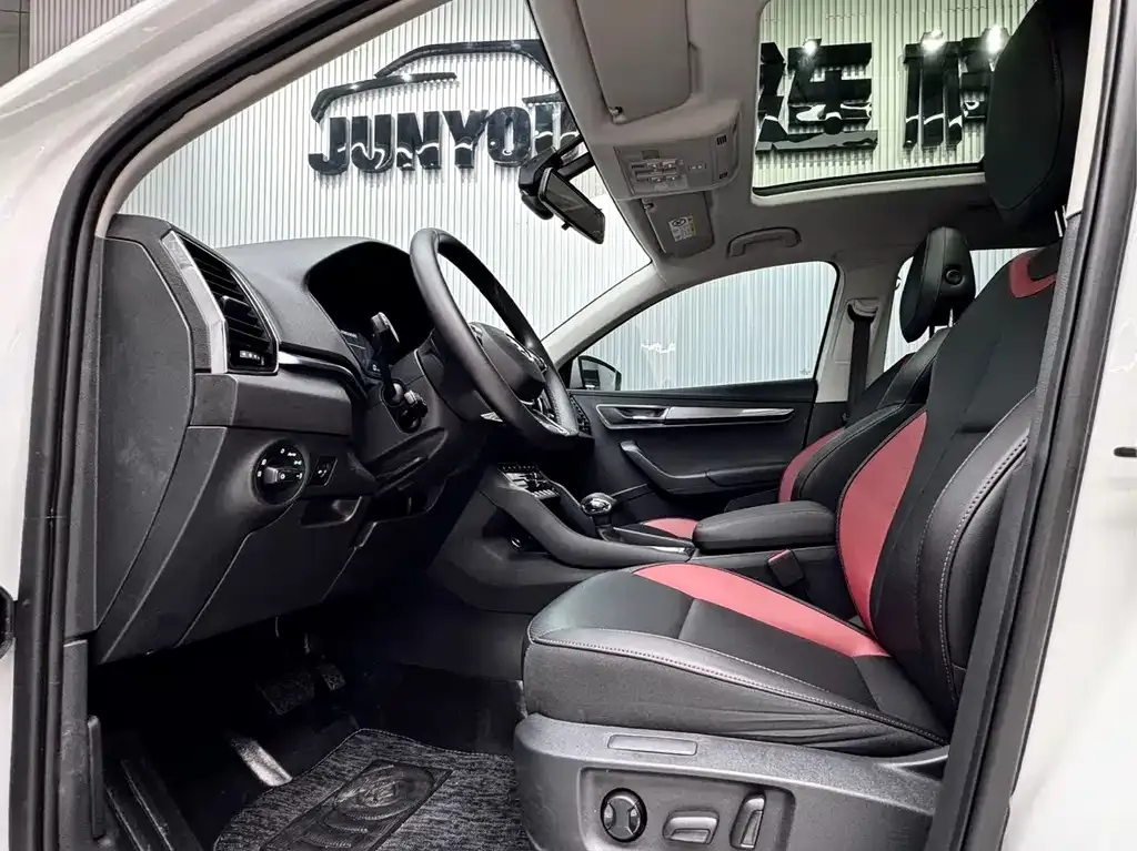 Skoda Karoq — фото 10