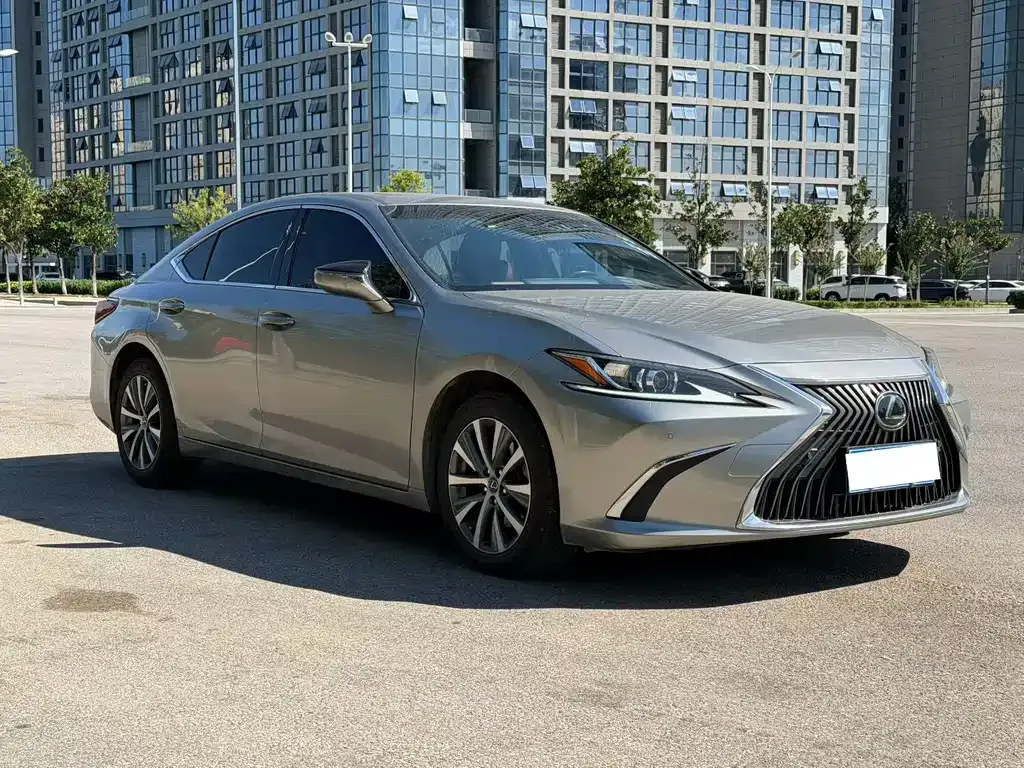 Lexus ES — фото 4
