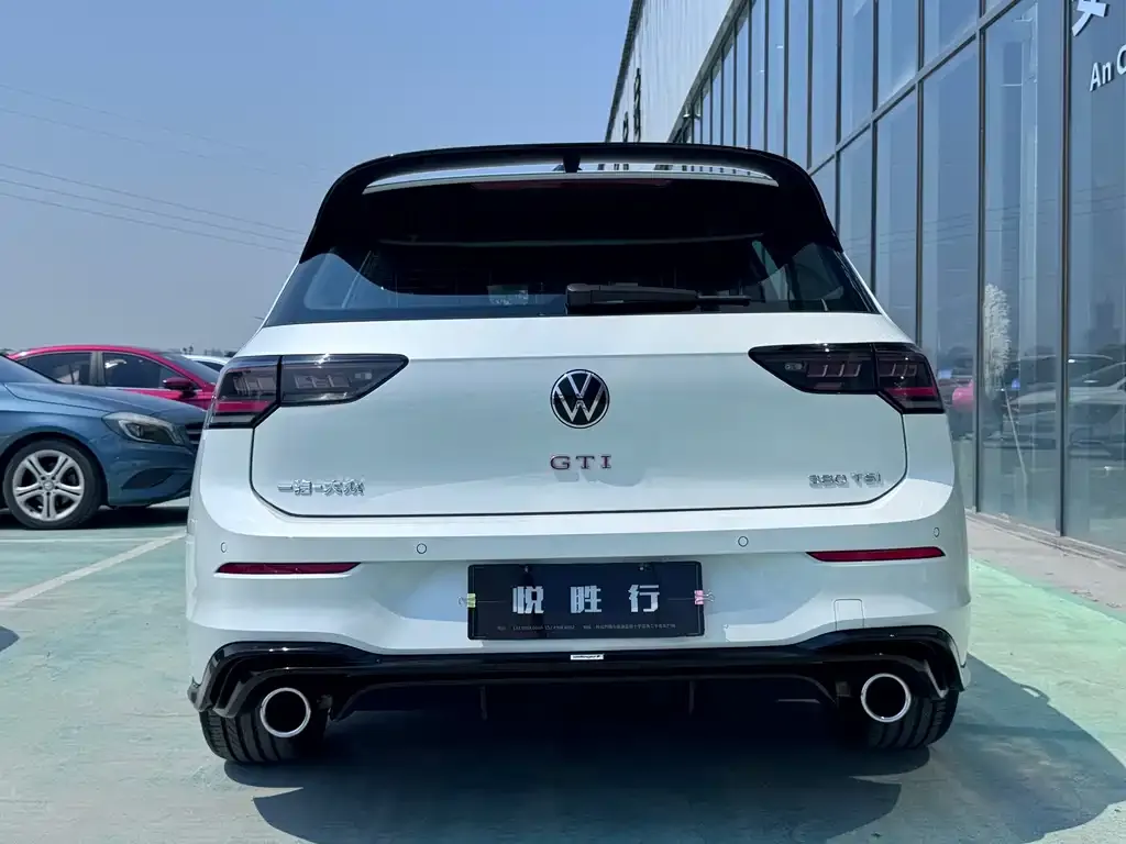 Volkswagen Golf GTI — фото 3