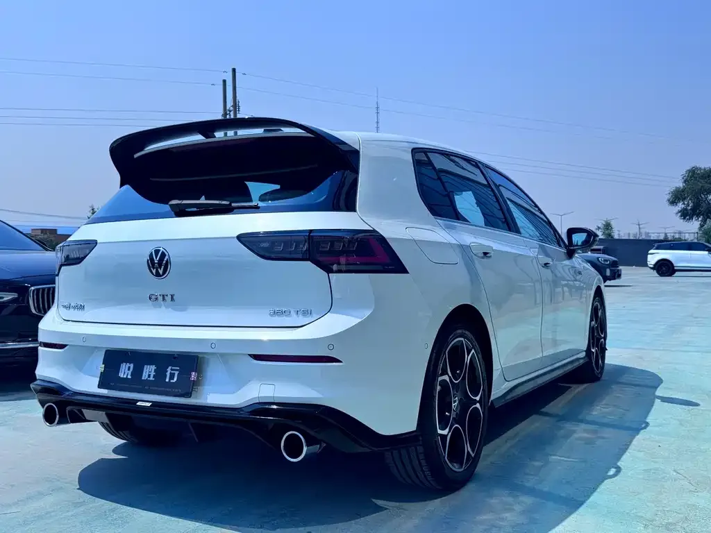 Volkswagen Golf GTI — фото 7