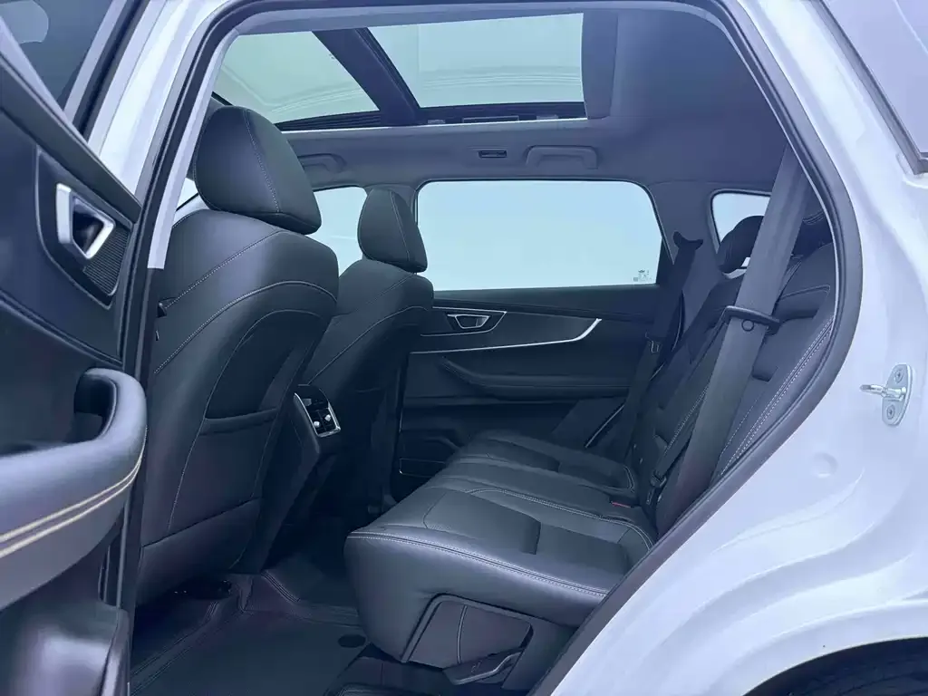 Chery Tiggo 8 — фото 10