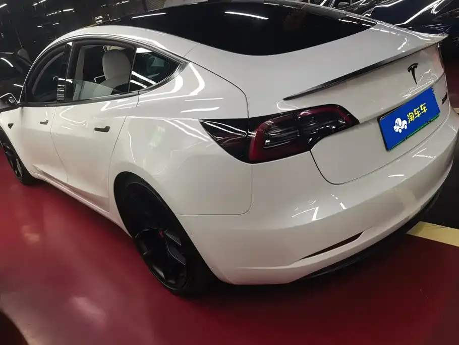 Tesla Model 3 — фото 5