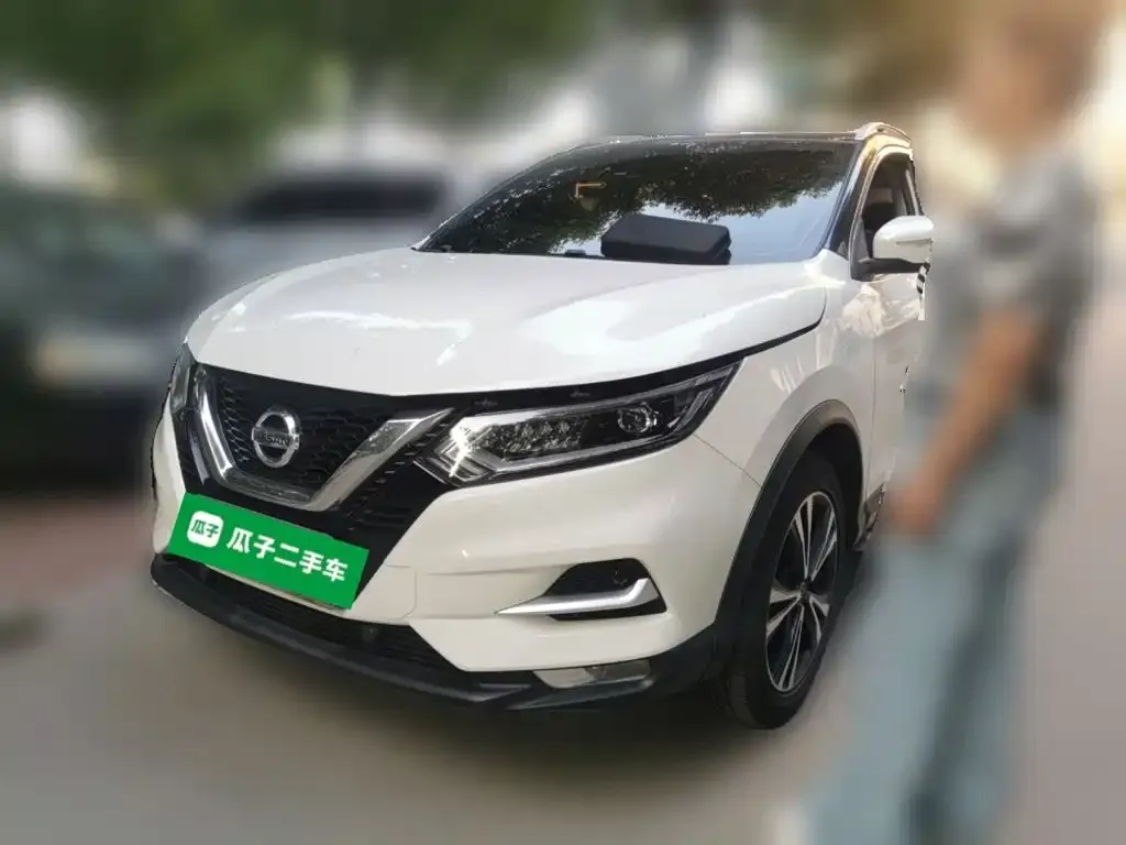 Nissan Qashqai — фото 1