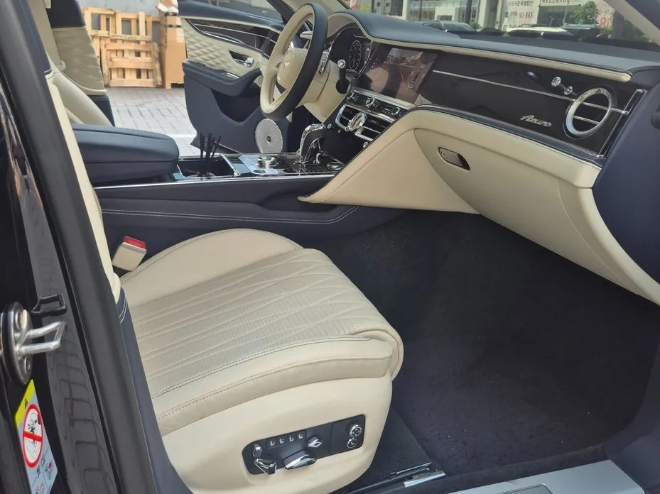 Bentley Flying Spur — фото 8