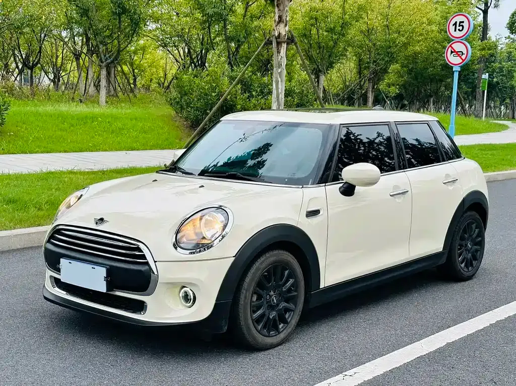 MINI Cooper (3-door) — фото 1