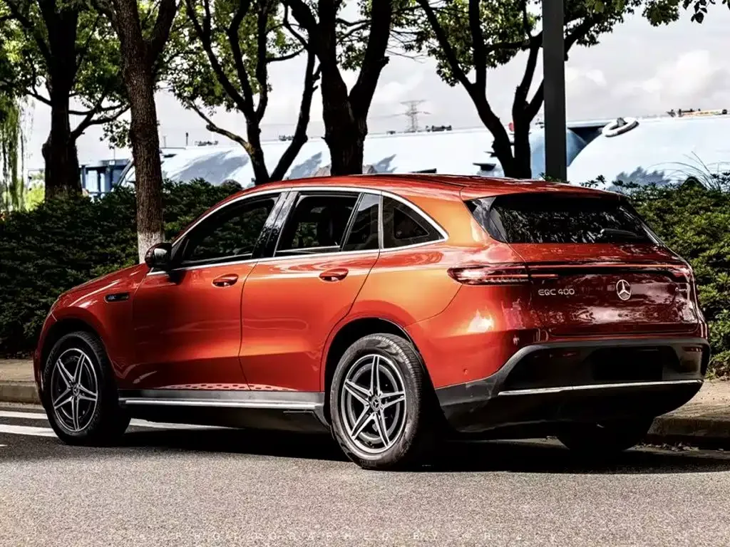 Mercedes-Benz EQC — фото 9
