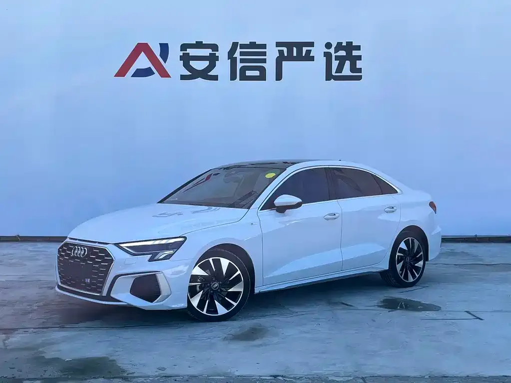 Audi A3 — фото 1