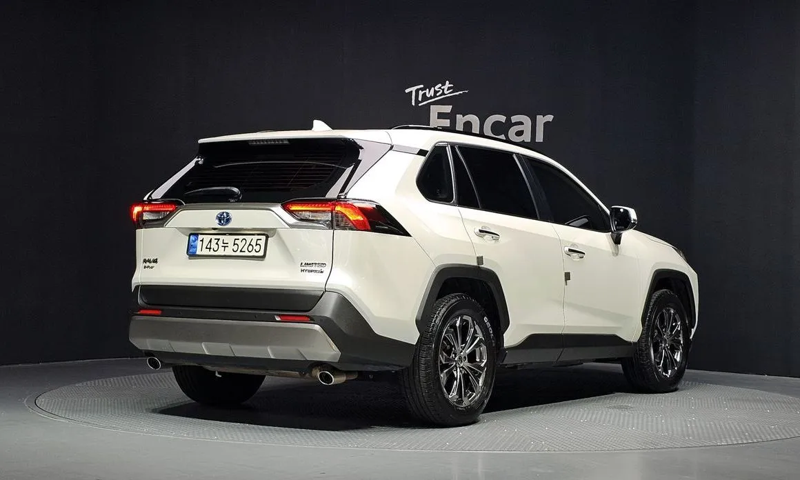 Toyota RAV4 — фото 3