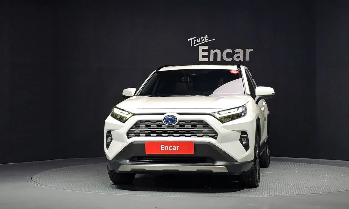 Toyota RAV4 — фото 10