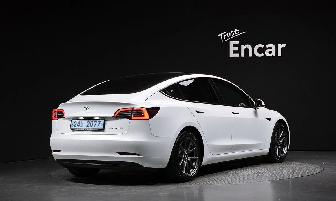 Tesla Model 3 — фото 2