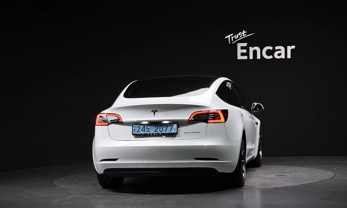 Tesla Model 3 — фото 3