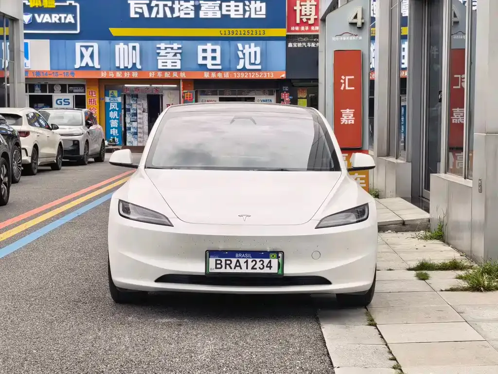 Tesla Model 3 — фото 5
