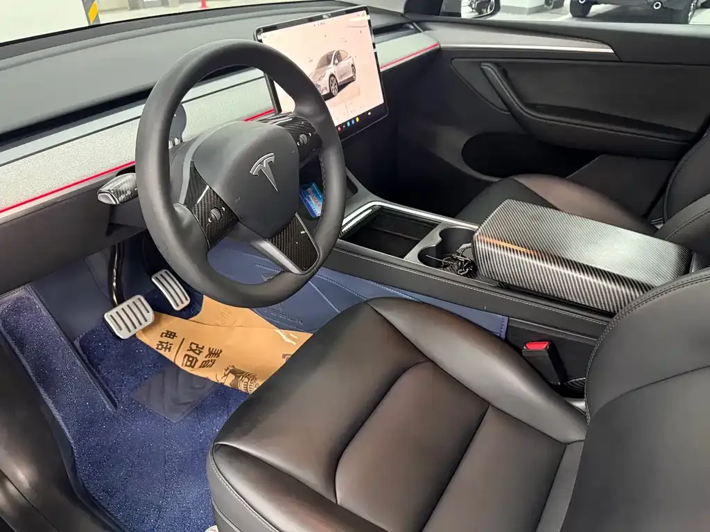 Tesla Model Y — фото 8