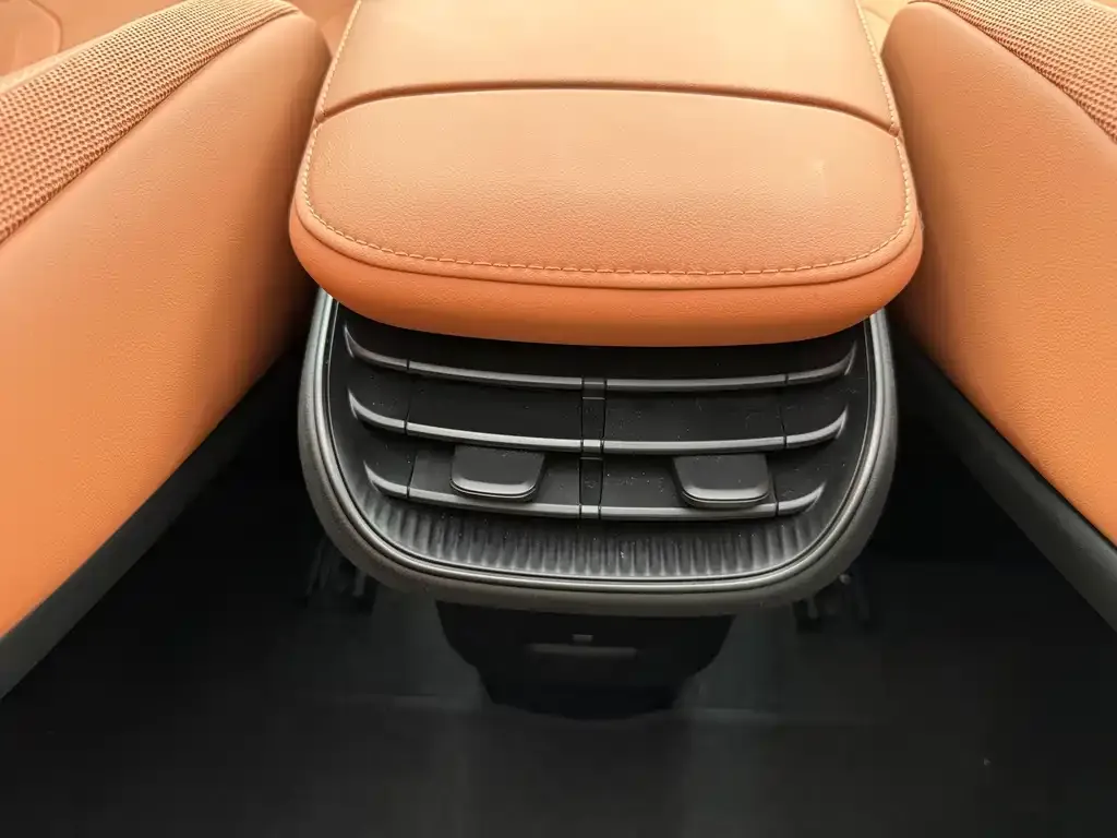 NIO ET5 — фото 7