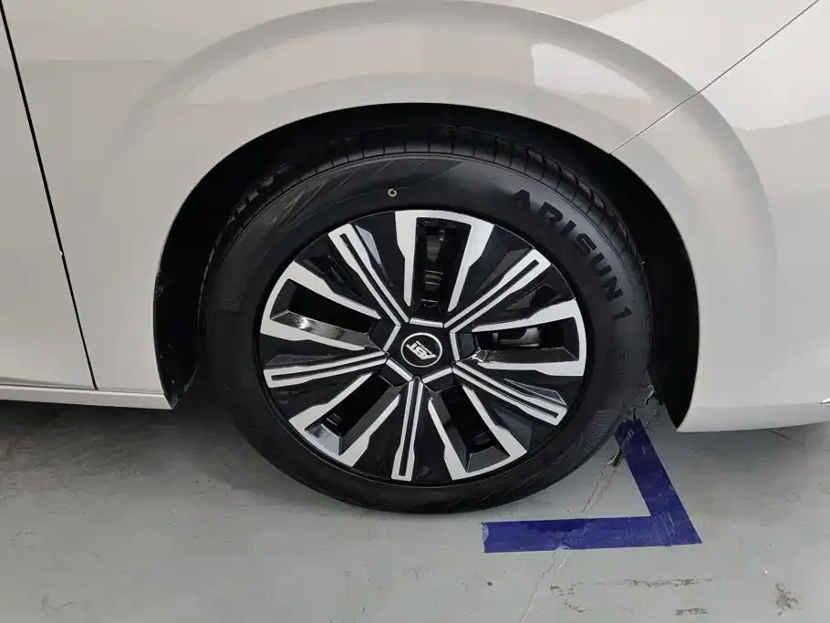 Wuling Xingguang 730 New Energy — фото 10