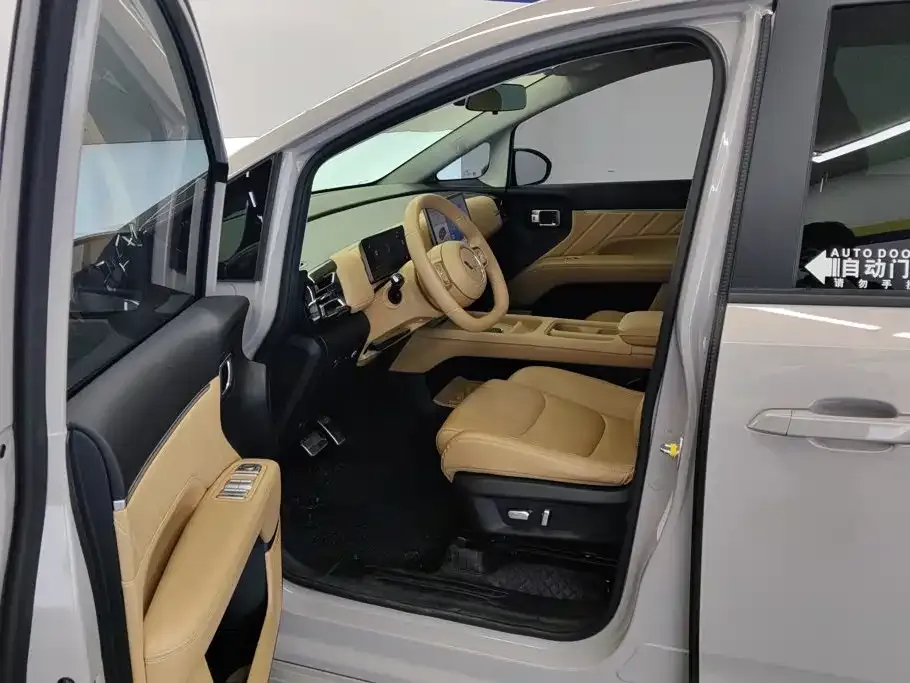 Wuling Xingguang 730 New Energy — фото 4