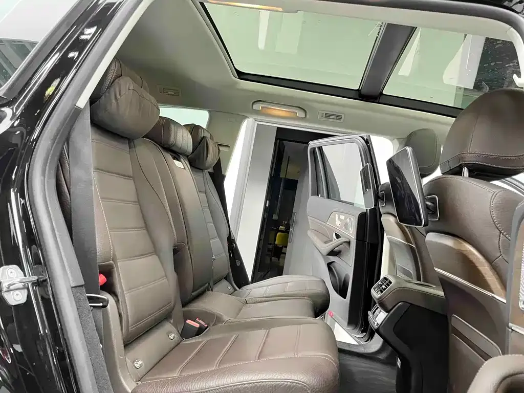 Mercedes-Benz GLS — фото 5