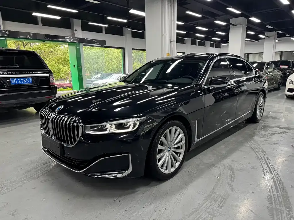 BMW 7 Series — фото 1