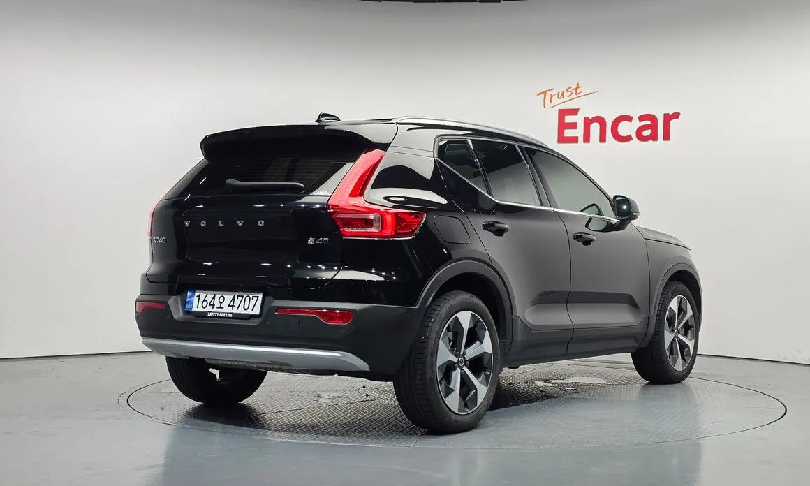 Volvo XC40 — фото 5