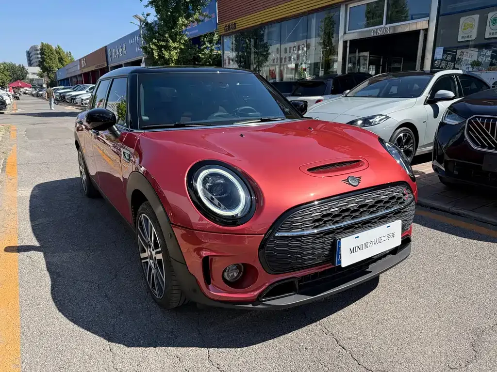 MINI Clubman — фото 1