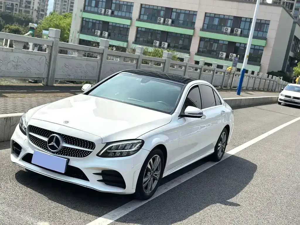 Mercedes-Benz C-Class — фото 1