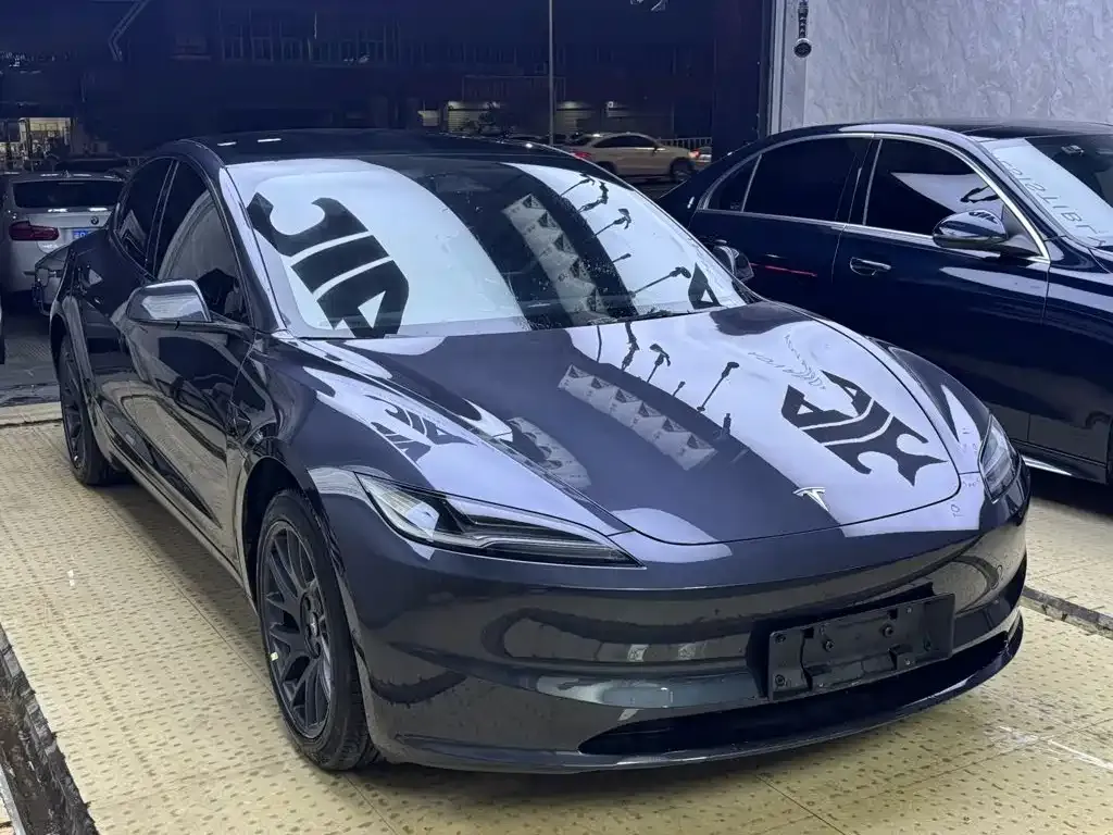 Tesla Model 3 — фото 9