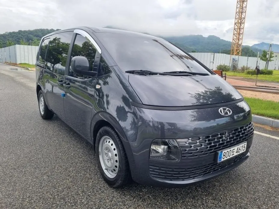 Hyundai Staria — фото 1