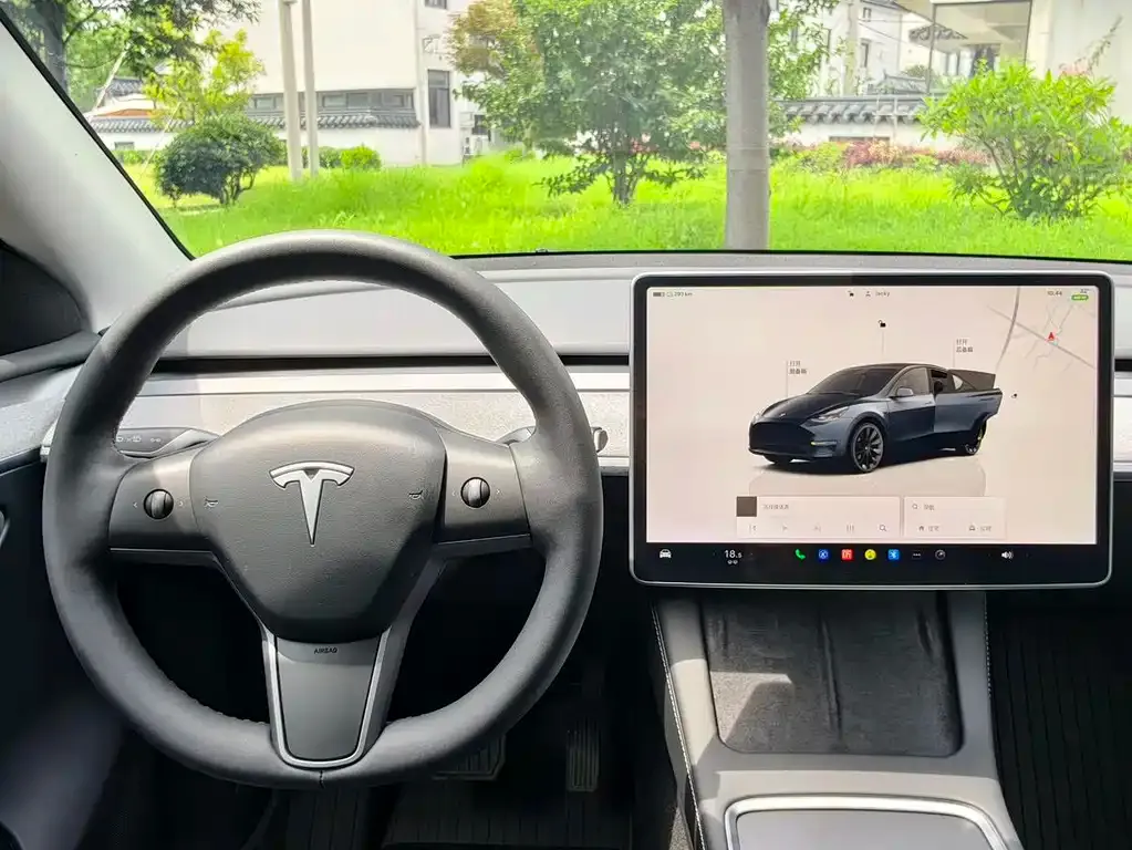 Tesla Model Y — фото 4