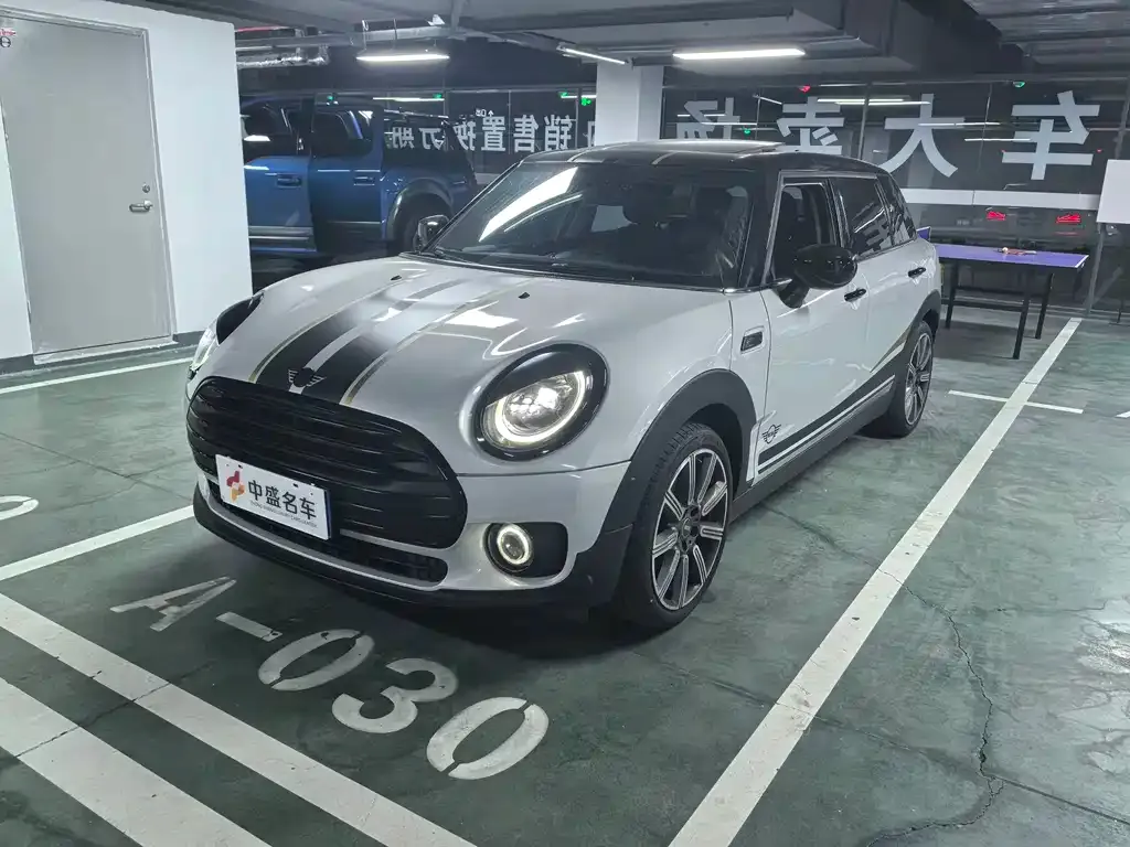 MINI Clubman — фото 1