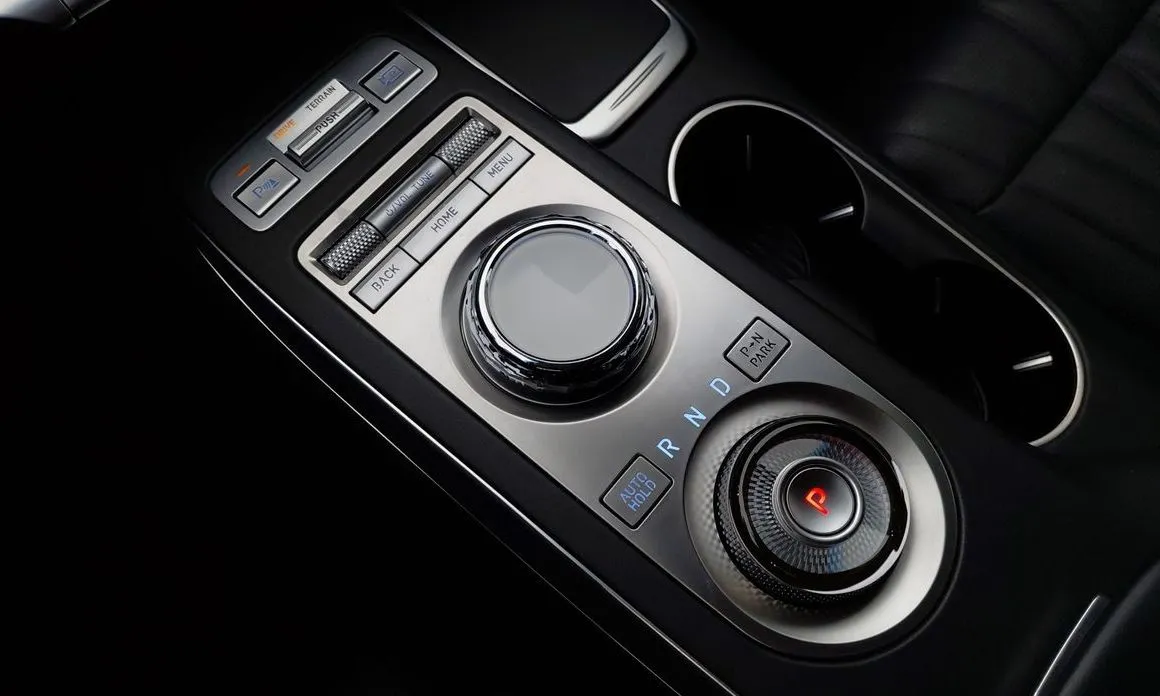 Genesis GV70 — фото 9