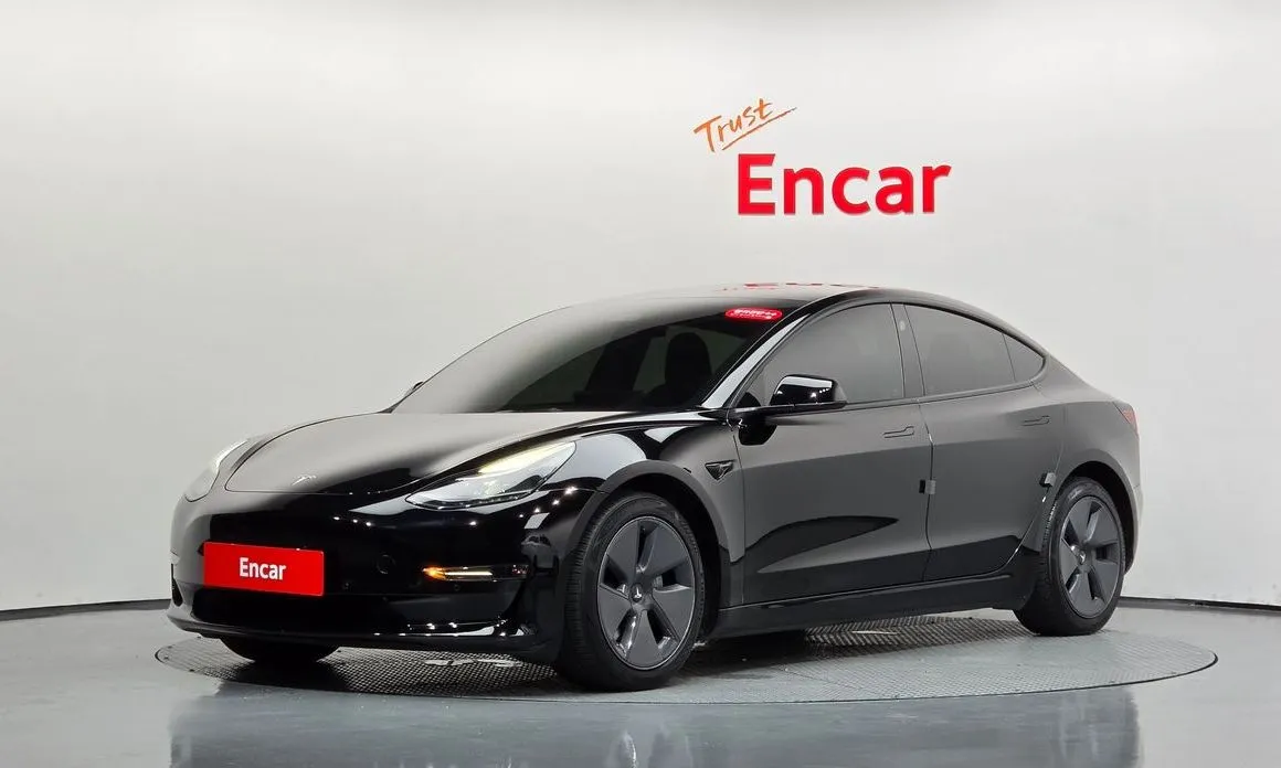 Tesla Model 3 — фото 1