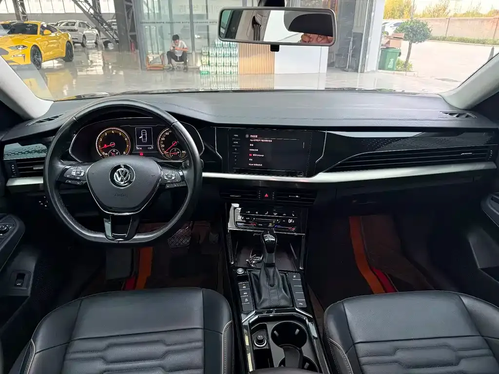 Volkswagen Passat — фото 8