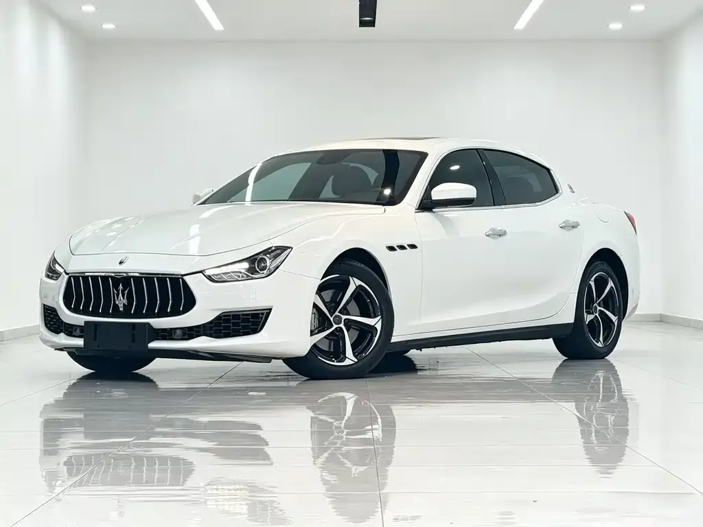Maserati Ghibli — фото 1