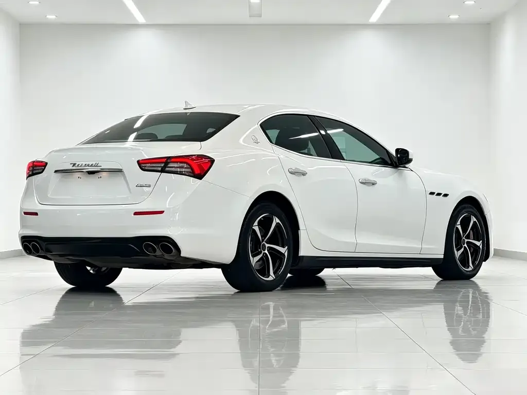 Maserati Ghibli — фото 6