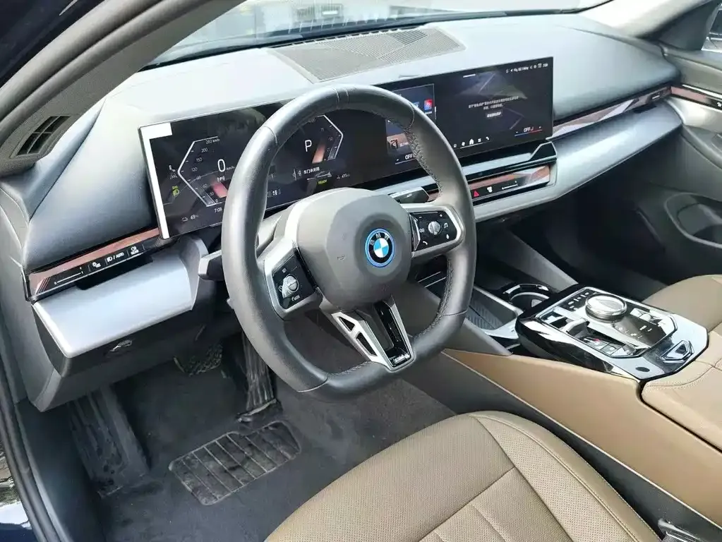 BMW i5 — фото 9